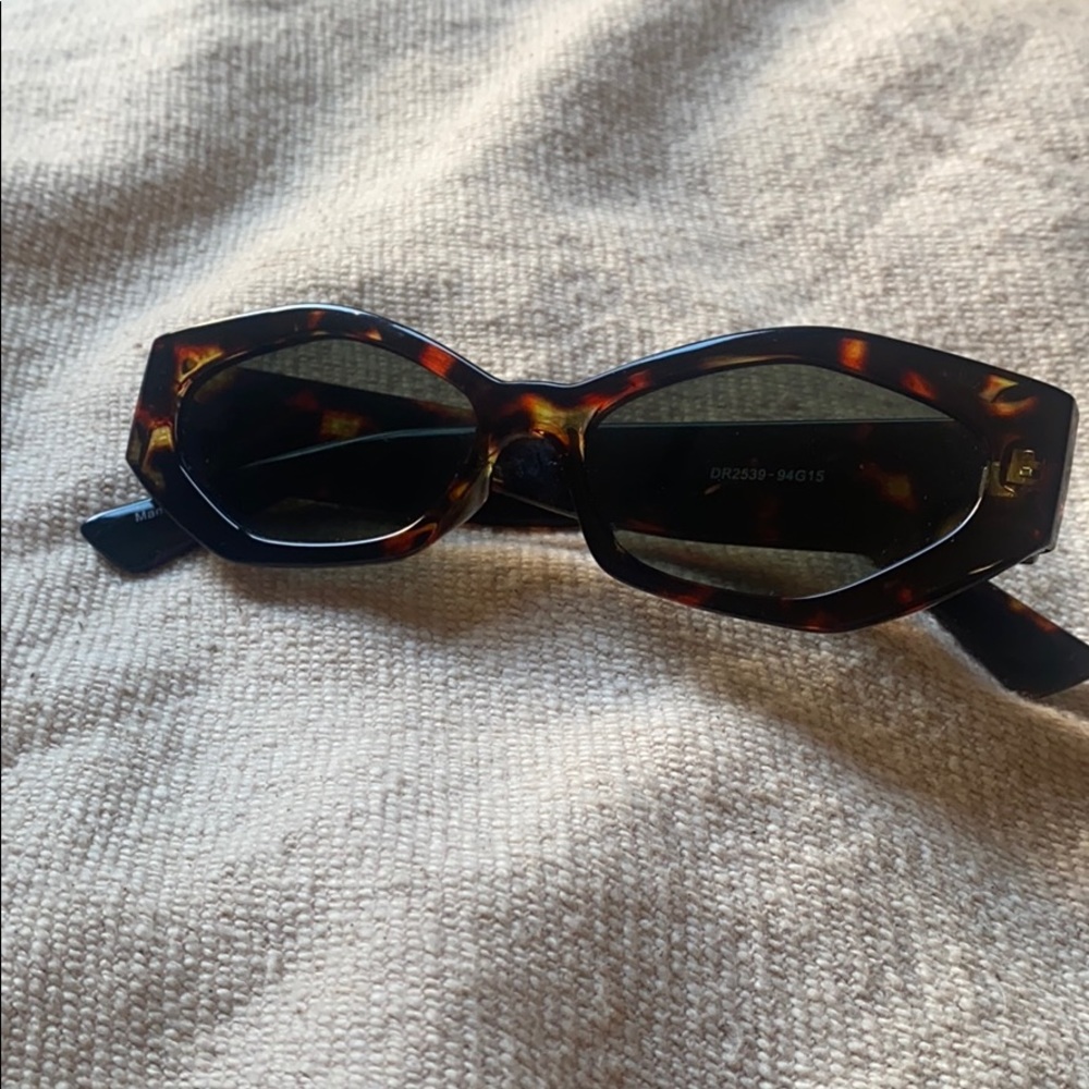Urban Outfitters Aster Sunglasses